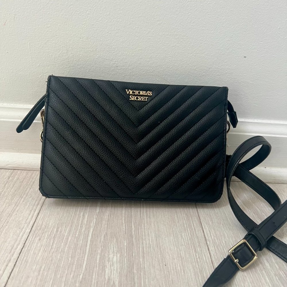 Victoria Secret Body Bag Women's V-Quilted Crossbody Black - Picture 10 of 14